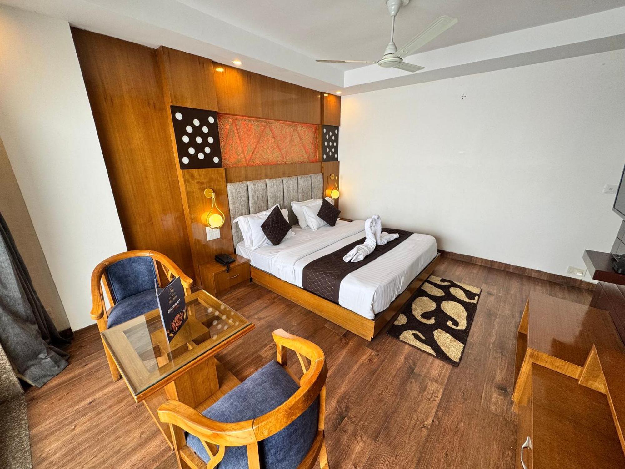 Ab'S Abode-A Boutique Hotel Масурі Екстер'єр фото